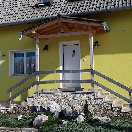 Hunters House Kft Bed And Breakfast Toltestava Екстериор снимка