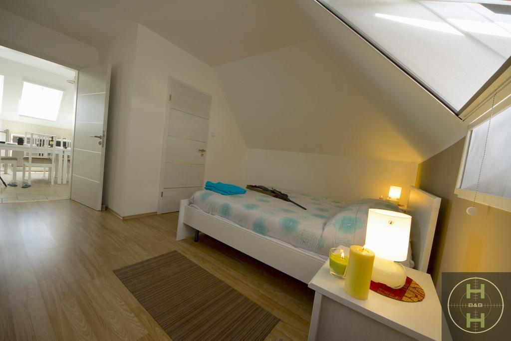Hunters House Kft Bed And Breakfast Toltestava Стая снимка