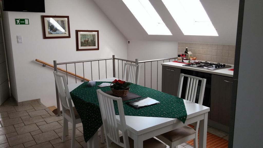 Hunters House Kft Bed And Breakfast Toltestava Екстериор снимка